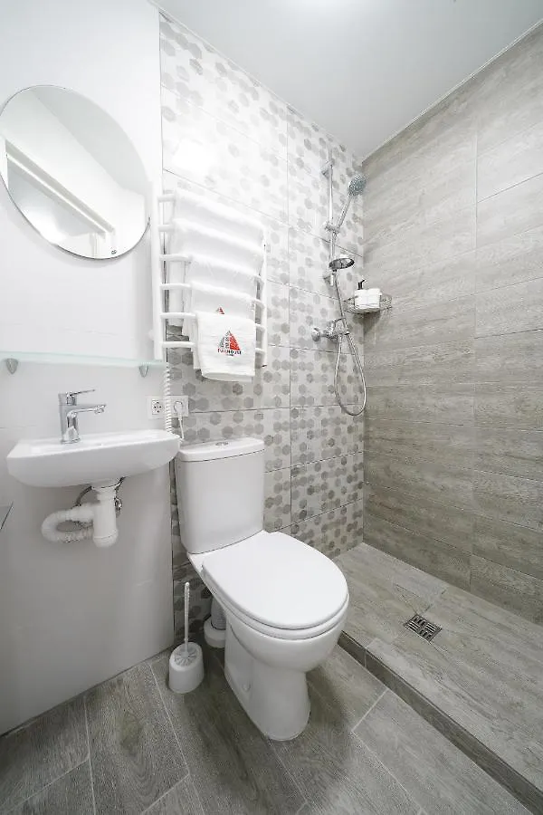 Myfreedom Апартаменти Метро Чернігівська Інститут Серця Kyiv Apartment